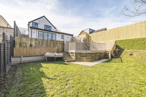 3 bedroom detached house for sale, Stomp Road, Burnham SL1