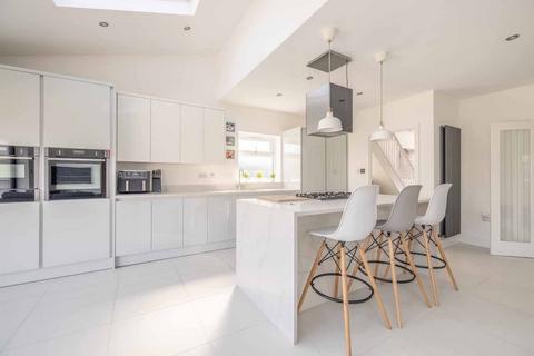 3 bedroom detached house for sale, Stomp Road, Burnham SL1