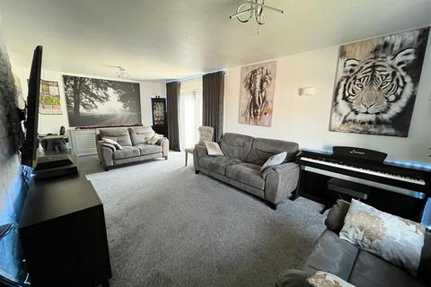 undefined, Birkdale Close, Daventry