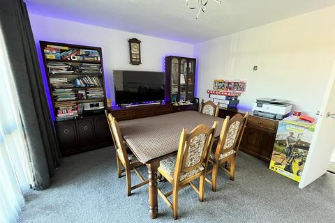 undefined, Birkdale Close, Daventry