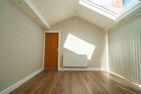99 Chamberlain Crescent, Shirley, Solihull, B90 2DQ