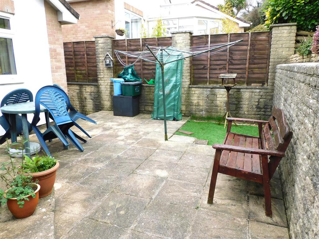 17 RD patio.JPG