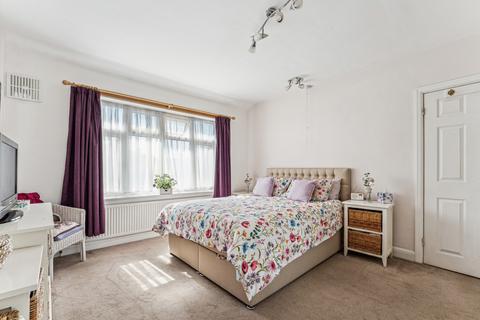 61 Birkdale Avenue, Pinner, HA5 5SG
