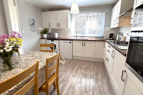 45 Red Hill Grove, Birmingham, B38 9RZ