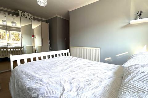 45 Red Hill Grove, Birmingham, B38 9RZ