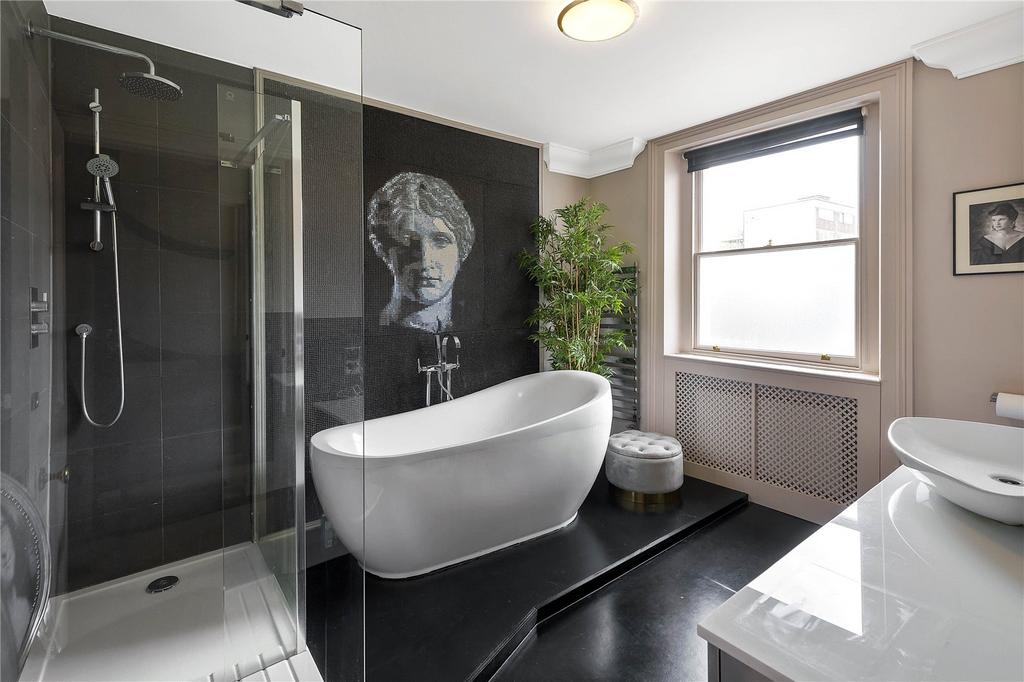 Principal Bathroom