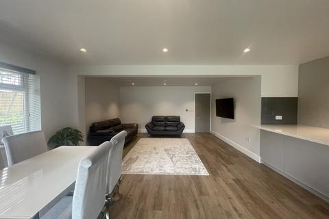 undefined, Thornhill Road, Ickenham, UB10