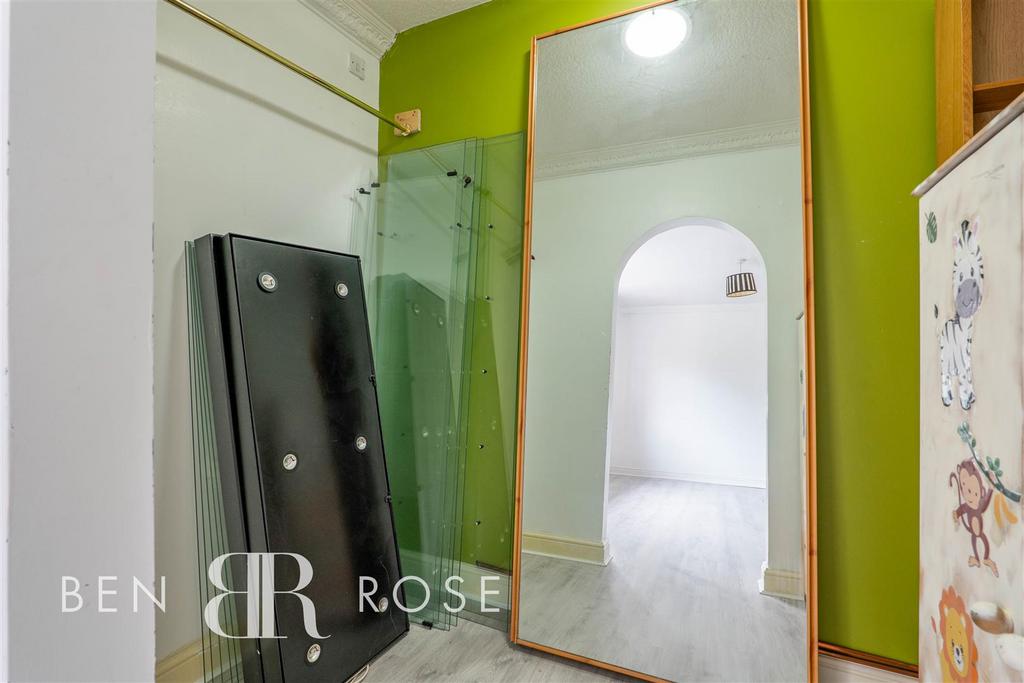 Walk-In Wardrobe