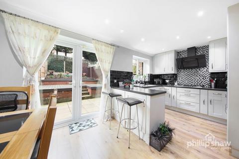 72 Margeholes, Watford, WD19 5AR