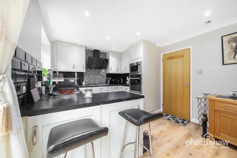 72 Margeholes, Watford, WD19 5AR