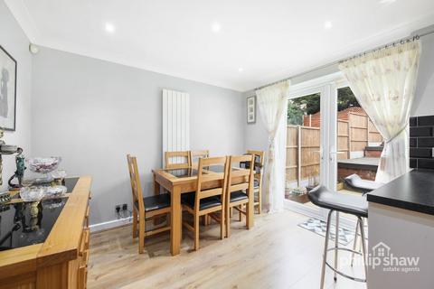 72 Margeholes, Watford, WD19 5AR