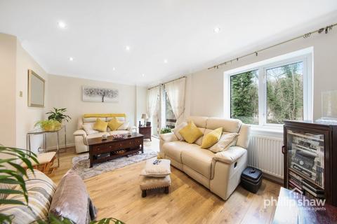 72 Margeholes, Watford, WD19 5AR