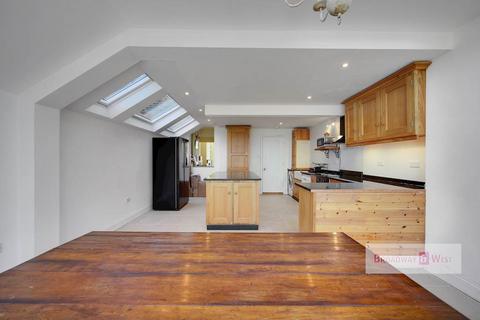 4 bedroom terraced house for sale, Claxton Grove, London, W6