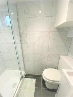 Studio to rent, Lancaster Road, London N4