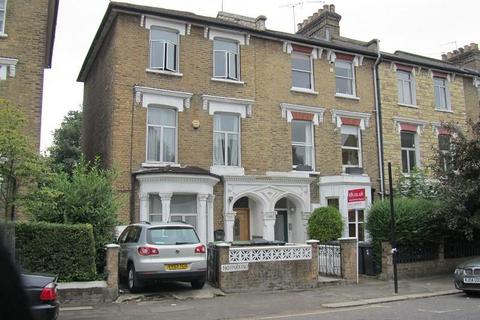 Studio to rent, Lancaster Road, London N4