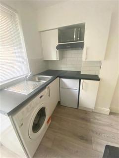 Studio to rent, Lancaster Road, London N4