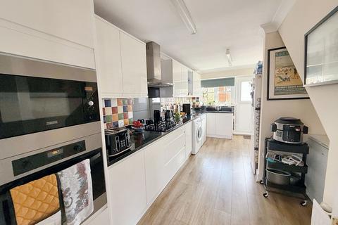 36 Clyde Avenue, Hebburn, NE31 2JW
