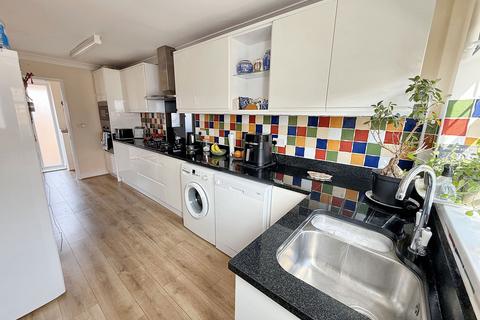 36 Clyde Avenue, Hebburn, NE31 2JW