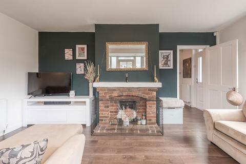 1 Heathlands Crescent, Sutton Coldfield, B73 5EP