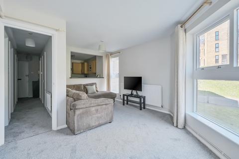 2 bedroom flat for sale, Chapel Fields, Godalming GU7
