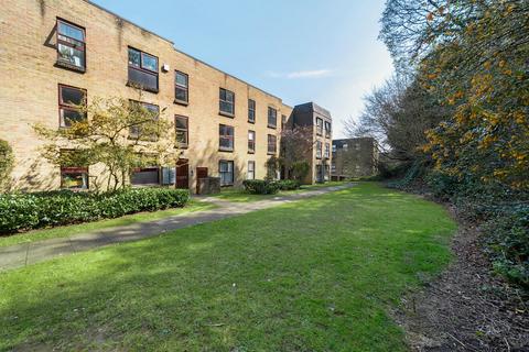 2 bedroom flat for sale, Chapel Fields, Godalming GU7