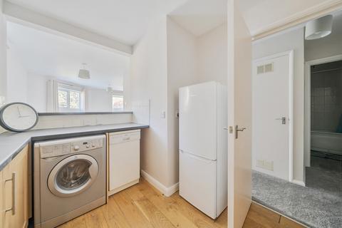 41 Chapel Fields, Godalming, GU7 2BX