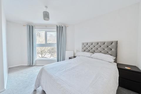 41 Chapel Fields, Godalming, GU7 2BX