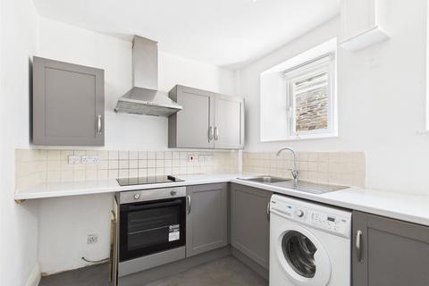 1 bedroom maisonette to rent, Elmhurst, Fernleigh Road, Wadebridge