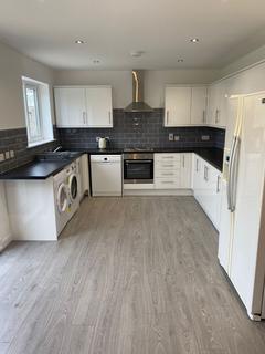5 bedroom semi-detached house to rent, Bulan Road, Headington OX3