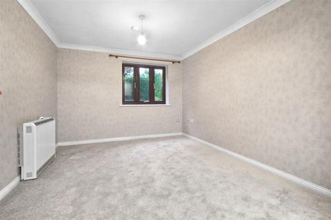 1 bedroom retirement property for sale, Churchgate, Cheshunt, EN8