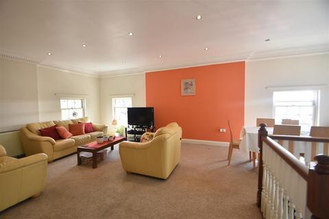 4 bedroom retirement property for sale, 4 Thomas Court, Longden Coleham, Shrewsbury,