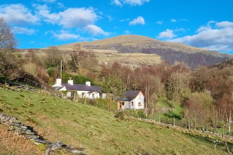 6 bedroom cottage for sale, Fachwen LL55