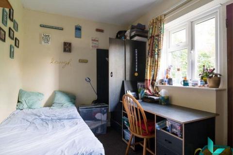 5 bedroom semi-detached house to rent, Cardwell Crescent, Headington OX3
