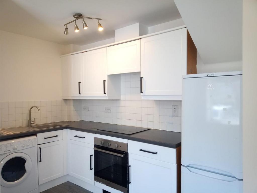 Kitchen2.jpg