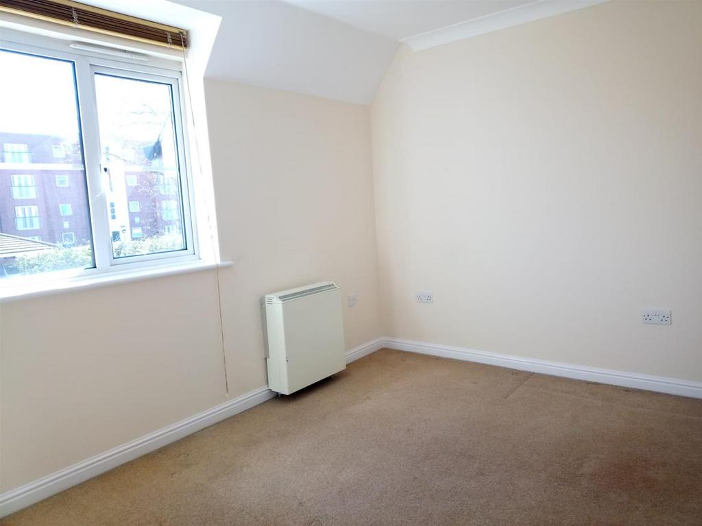 Big bedroom.jpg