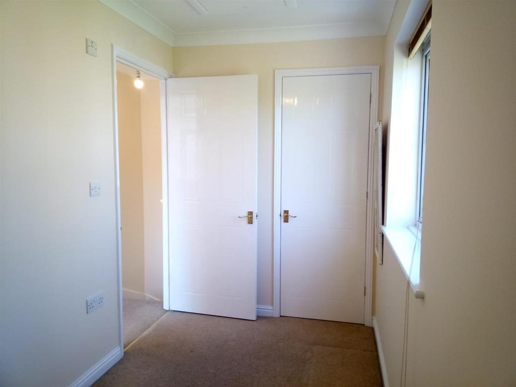 Small bedroom.jpg