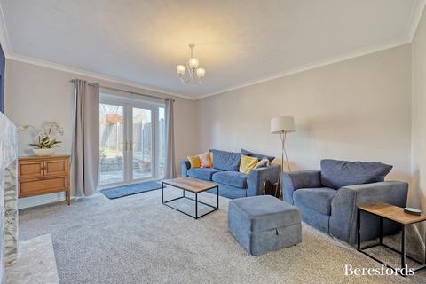 33 Wrexham Road, Romford, RM3 9HH