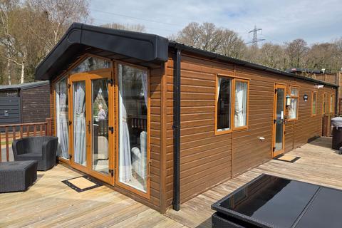 3 bedroom park home for sale, Lakeside, Finlake Holiday Resort, Chudleigh TQ13 0EJ