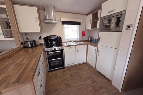 3 bedroom park home for sale, Lakeside, Finlake Holiday Resort, Chudleigh TQ13 0EJ