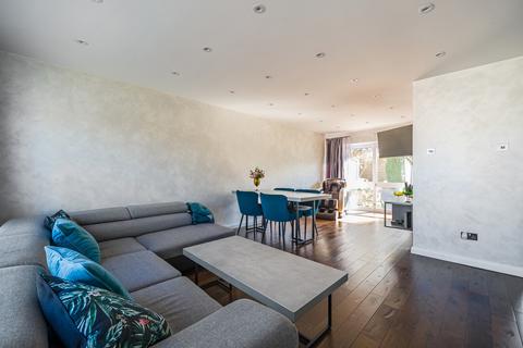 12 Wren Close, South Croydon, CR2 8SB