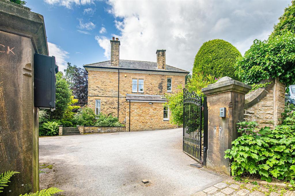 Gated Driveway