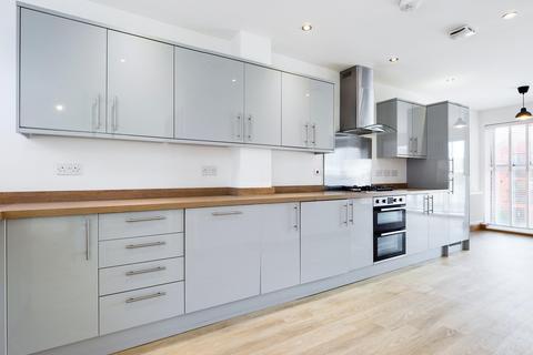 3 bedroom townhouse for sale, Langdon Road, Swansea, SA1