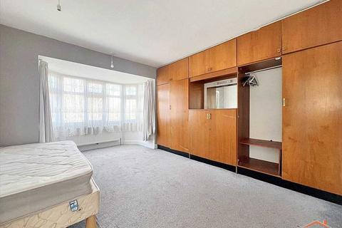4 bedroom semi-detached house for sale, Gibbs Green, Edgware