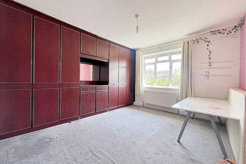 4 bedroom semi-detached house for sale, Gibbs Green, Edgware