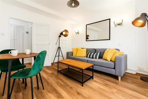 52 Wiltshire Close, London, SW3 2NT