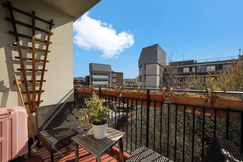 52 Wiltshire Close, London, SW3 2NT