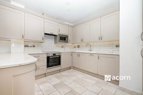 3 bedroom flat to rent, City Walk London SE1