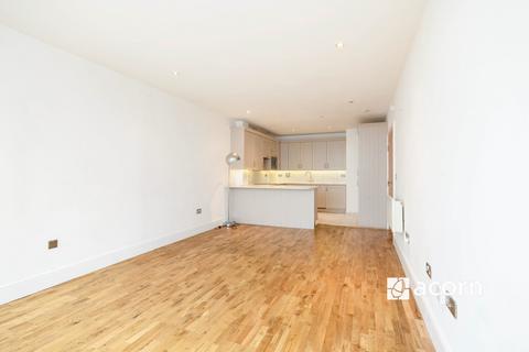 3 bedroom flat to rent, City Walk London SE1
