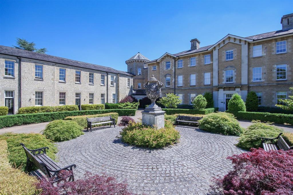 ST GEORGES MANOR PLAZA.jpg