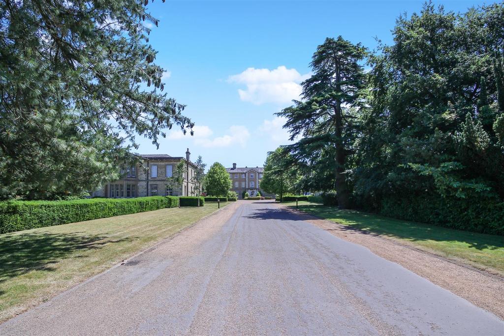 MAIN DRIVEWAY.jpg